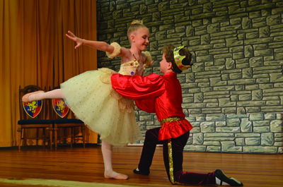 Mother-daughter dance-drama team receive rave reviews