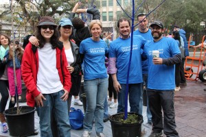Gavin Costello, Alana Costello, Gayle Rice, Andy Gallagher, Justin Chovanec and Mason Taylor made up some of Deutsche Bank’s “blue team” in Hemming Park.