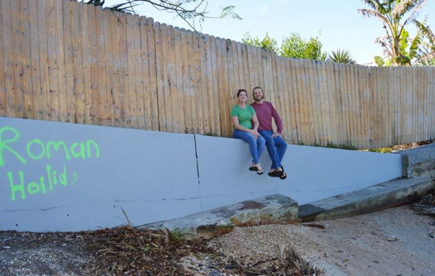 With can-do attitude, Inwood residents clean up graffiti on city right-of-way