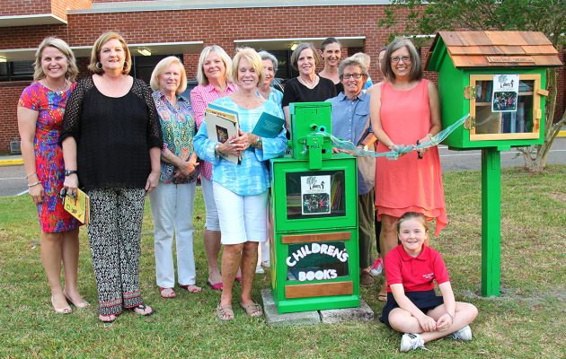 Venetia neighborhood school gets new outdoor library