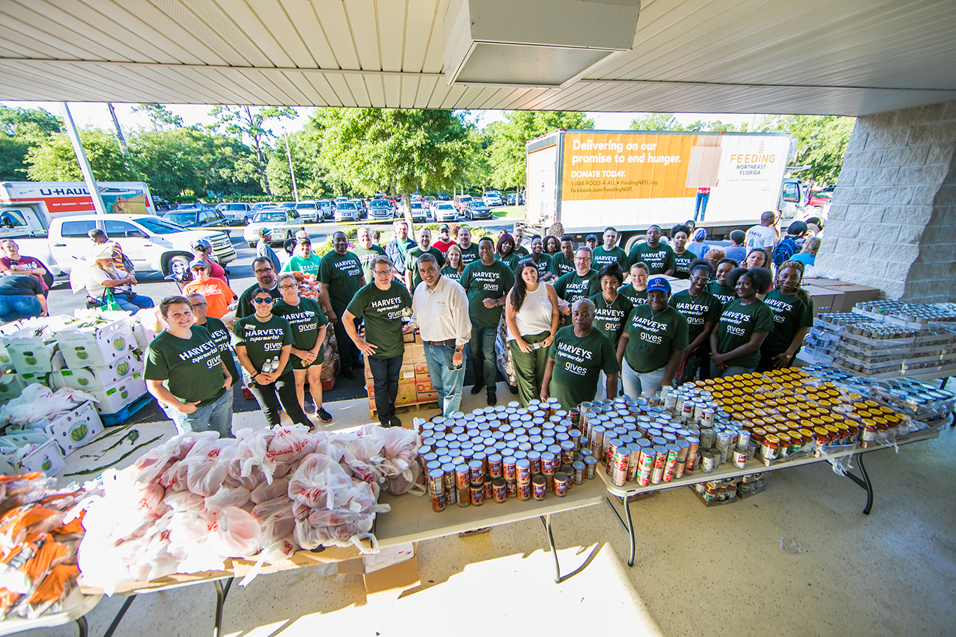 Harveys Supermarket presented Feeding Northeast Florida with $25,000 donation of fresh produce and own-brand shelf-stable products during a community mobile pantry event July 6 at the Paxon Revival Church.