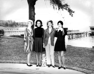 The Horne sisters: Bobby Arnold, Roxie Merrill, Pat Barnes and Molly Toombs