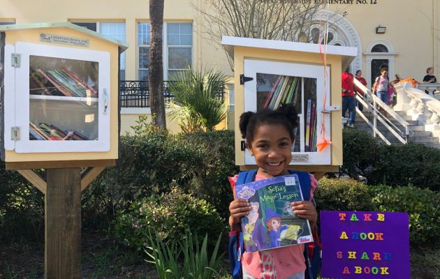 School campus installs Little Free Libraries for two languages