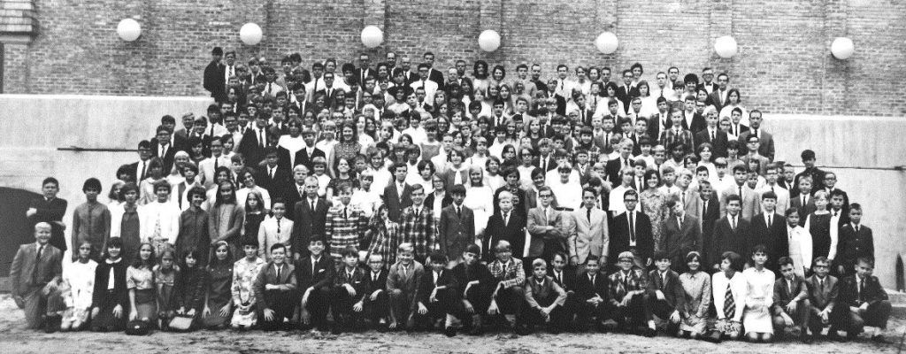 The first student body at Episcopal School of Jacksonville in 1970