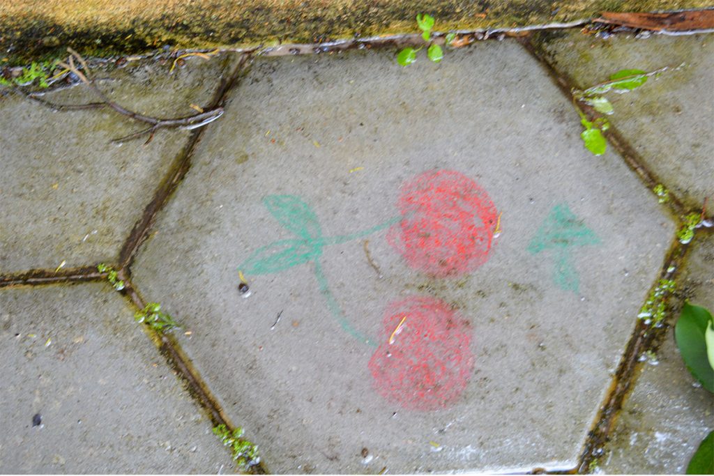 Chalk art points the way toward Cherry Street Museum
