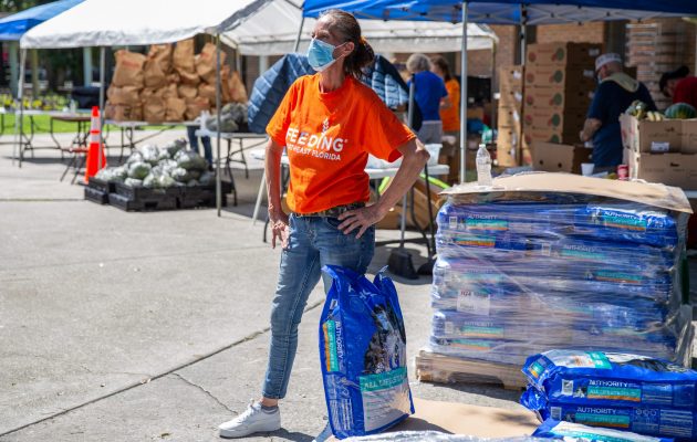PetSmart Charities donates 38,000 pounds of pet food to help Northeast Florida families with pets