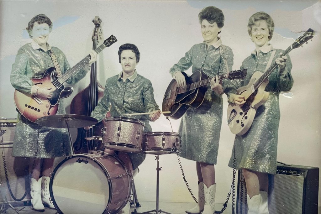 Cook County Cowgirls, circa 1969. Elsie on bass, Glenna on drums, Dee on guitar, Agnes Stack far right on guitar.
