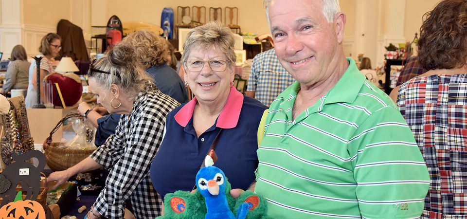 The early shoppers get the treasure: Garden Club of Jacksonville host 2023 Flea Market Preview Party