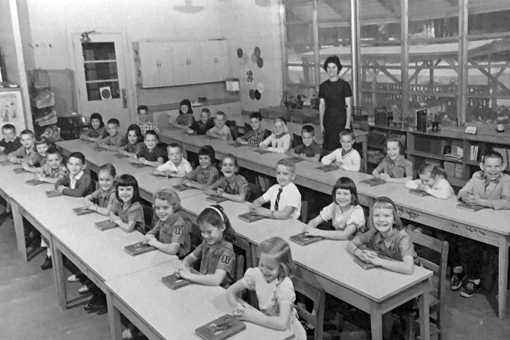 Dekle Day’s second grade class in 1962