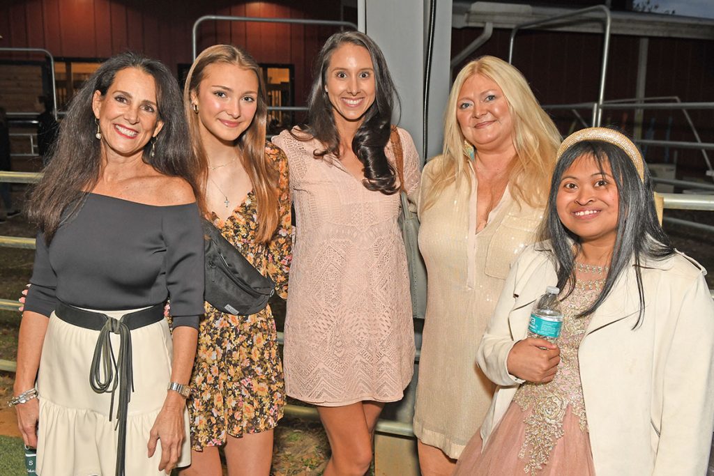 Linda Cunnigham with Maddie Smith, Hannah Clark, Shannon Smith and C.J. Jack