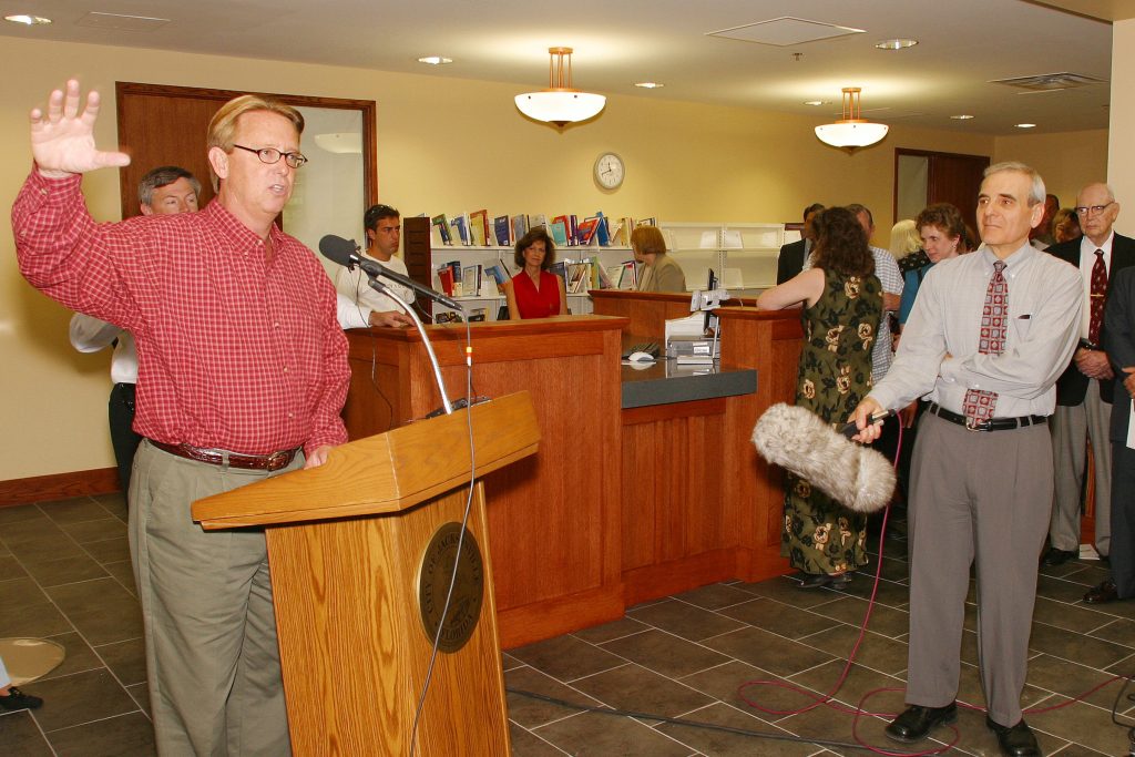 Former Mayor John Delaney speaks at the grand reopening of the newly renovated San Marco Library in 2003.