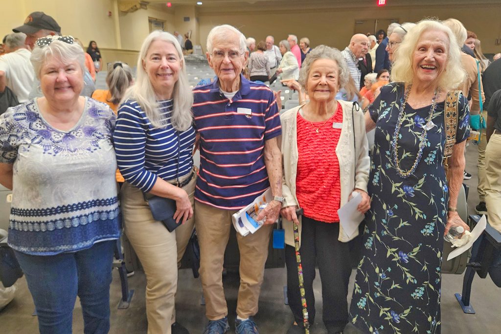 Landon alum Lora Knopf, Amy Knopf, John Smith, Betty McClure and June Tillman