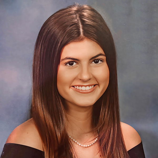 Shelby Gatlin McCart Daughter of Ms. Leslie Susan Thompson and Mr. Harold Franklin McCart III Shelby is a student at the University of Florida