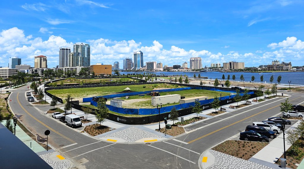 The Jacksonville riverfront is slowly taking shape as renderings transform into reality for several riverfront park projects – with others advancing through the design process – including the network of four public parks at RiversEdge: Life on the St. Johns. With construction underway, residents can begin to see what Jacksonville’s North- and Southbanks could look like as vibrant destinations with amenities the whole community can enjoy.