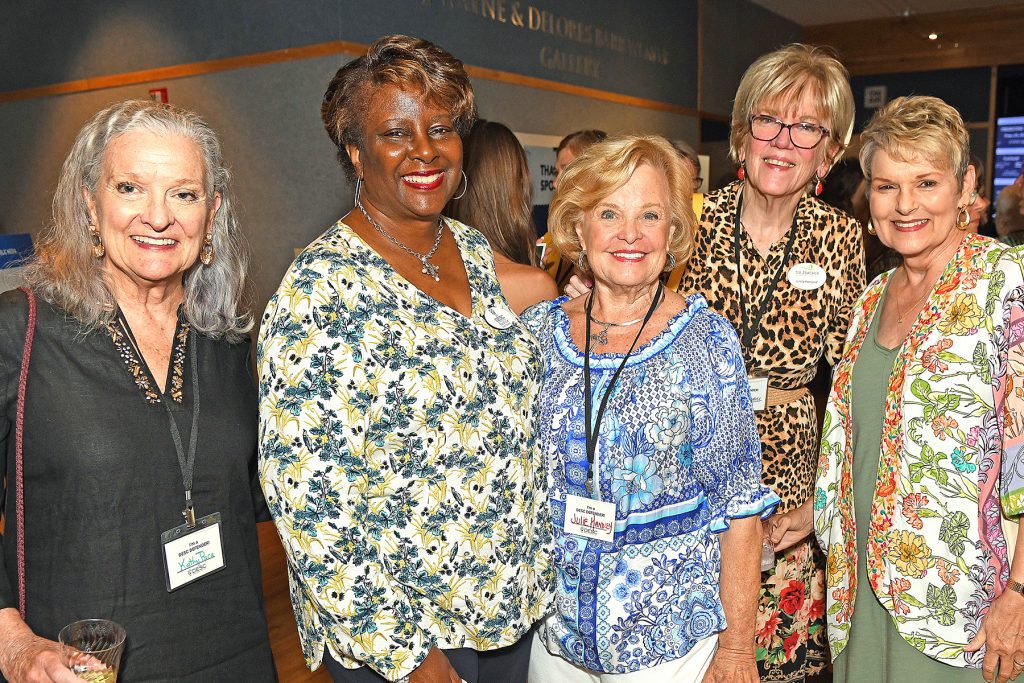 Kathy Para with Von Fuller, Julie Handley, Linda Hemphill and Debbie Pierson