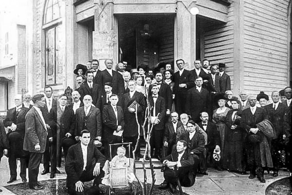 Congregation of Elizabeth Swaim Memorial Methodist Church before the construction of the current sanctuary | Photo: Courtesy Florida Memory