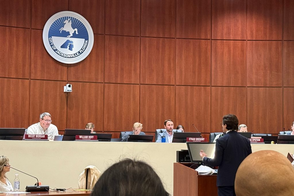 Attorney Richard Mullaney answers commissioner questions about the proposed alterations and new construction for 1604 Margaret Street at the April 22 JHPC meeting.