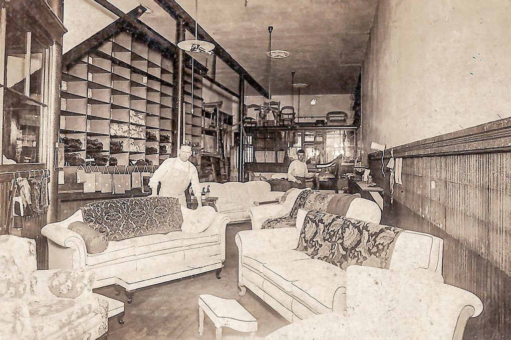 The original Hugo’s shop in the 1920s