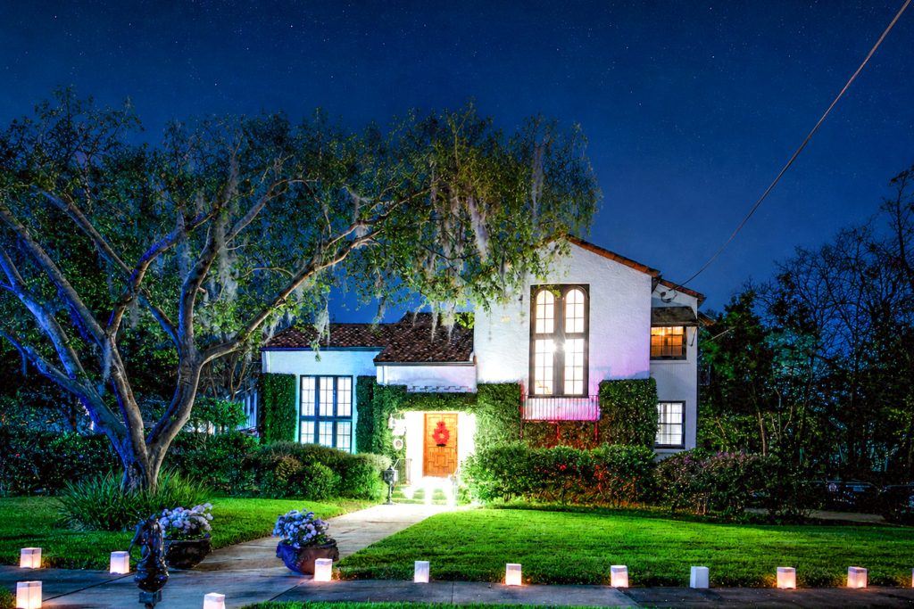 1534 Avondale Avenue during Luminaria